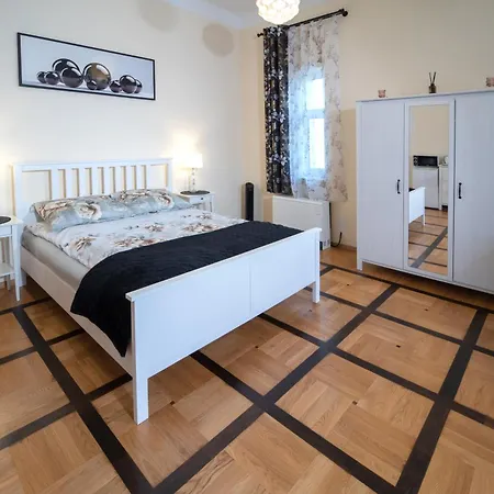 Moments Stare Style And Comfort Netflix Apartment