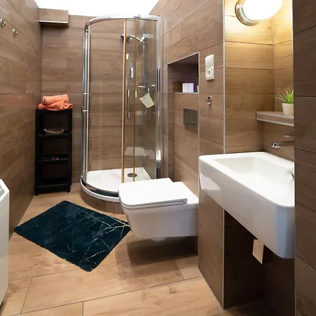 Moments Stare Style And Comfort Netflix