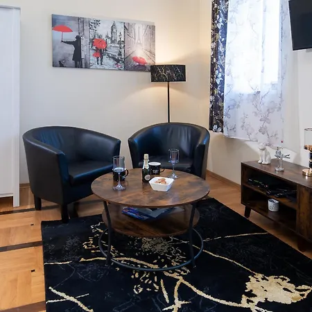 Moments Stare Style And Comfort Netflix Apartment Krakow